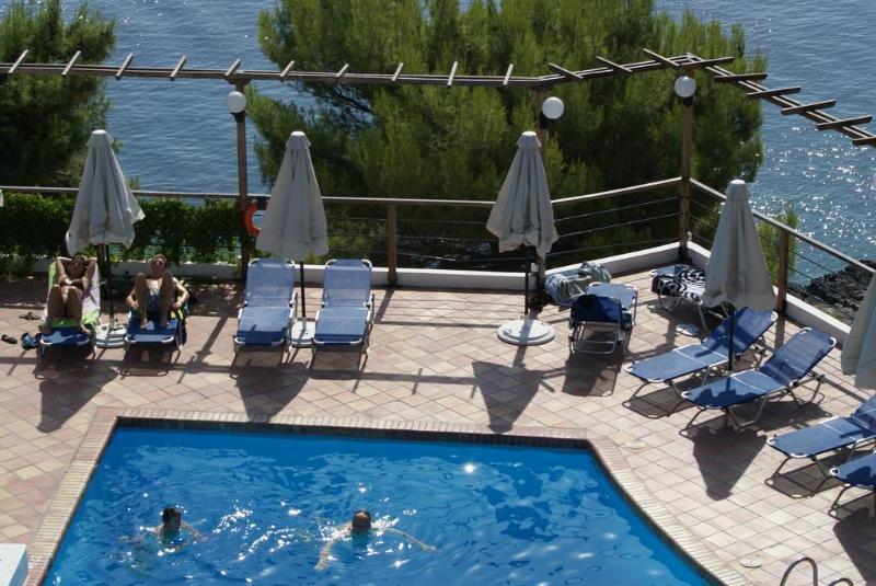 Paradise Hotel Patitírion Dış mekan fotoğraf