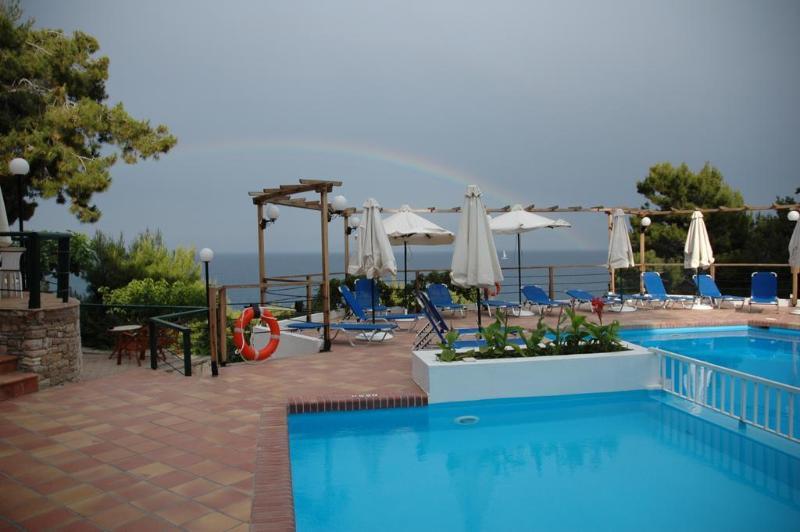 Paradise Hotel Patitírion Dış mekan fotoğraf